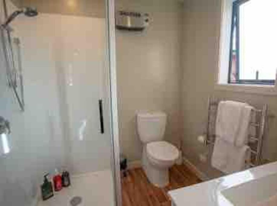 Great Views From New 2 Bedroom Apartment Te Anau Bagian luar foto