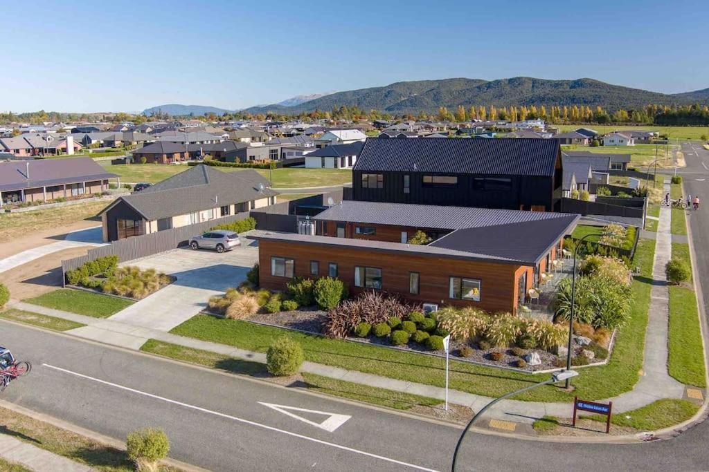 Great Views From New 2 Bedroom Apartment Te Anau Bagian luar foto